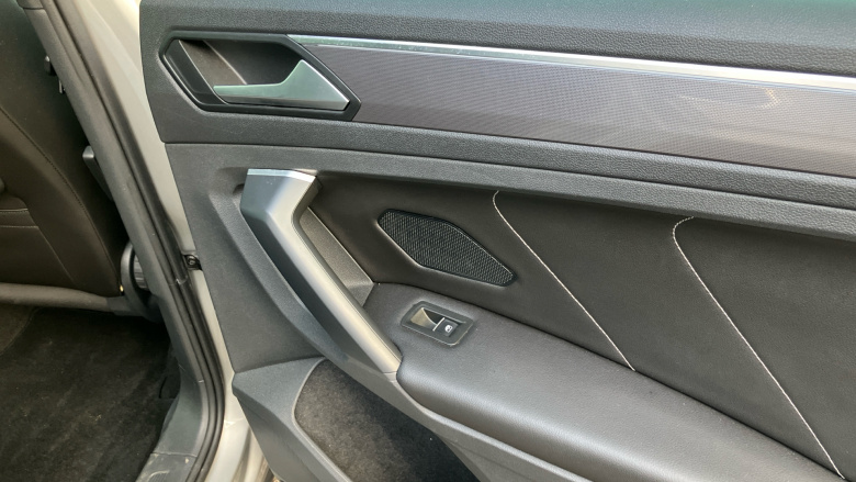 Volkswagen Tiguan 2.0 TDi 150 R-Line 5dr DSG Diesel Estate